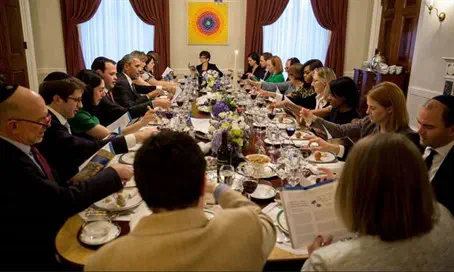 Obama decries anti-Semitism in Jewish heritage month message