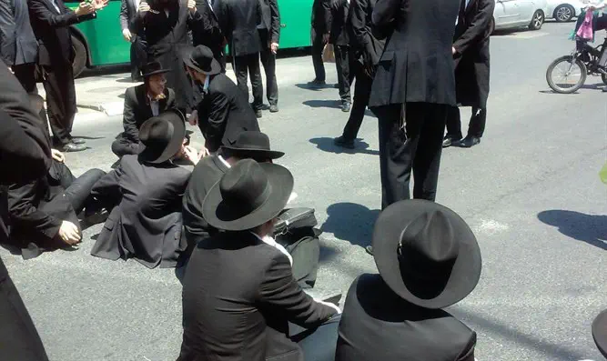 צילום: חיים גולמב - סוכנות הידיעות "חדשות 24" חרדים חיים יותר מחילונים