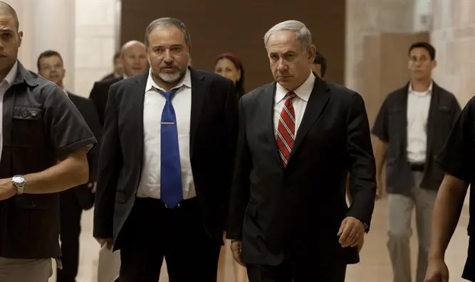 צילום: פלאש 90 העם בוחר. אבל עד גבול מסויים