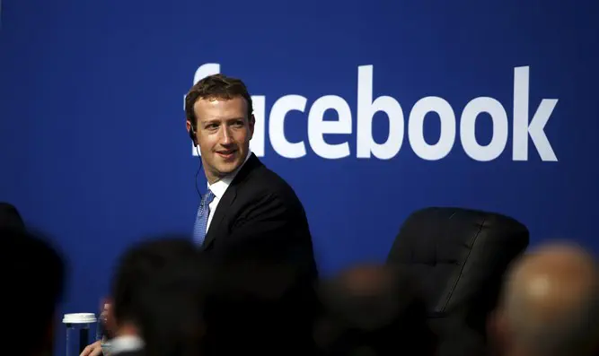 מניות פייסבוק נפלו בשל חדירה לפרטיות