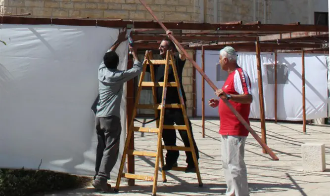 האברך נפצע, האדמו"ר לא יצא להקפות