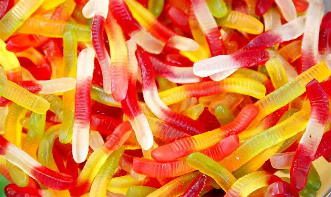 בן ה-4 נותק מאביו בגלל סוכריות גומי