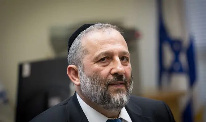 Deri to revoke citizenship of terrorist's family | Israel National News