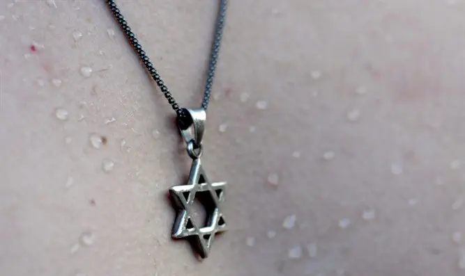 Flash 90 Jew by choice: Conversation with a convert