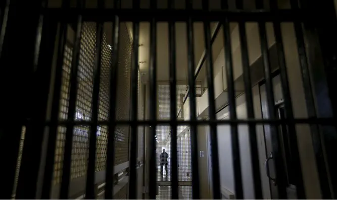 מעל בכספי הילדים המוגבלים ונשלח לכלא