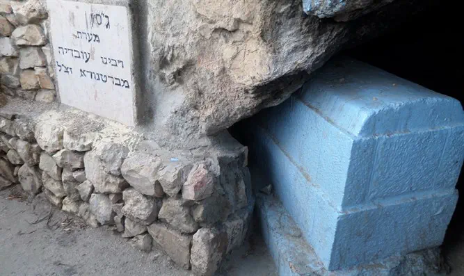 המונים על קברו של בעל ה'ברטנורא'