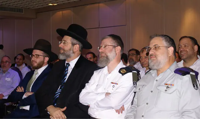 צילום: יח"צ במקום חיילים: משגיחי כשרות אזרחיים