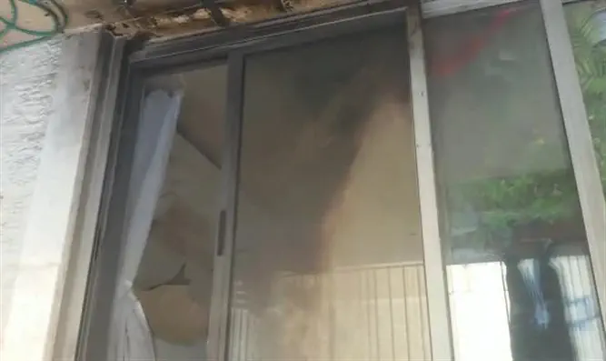 צילום: יצחק נוימן, שכונת מעלה הזיתים תיעוד: אבנים ובקת"בים למרפסת הבית