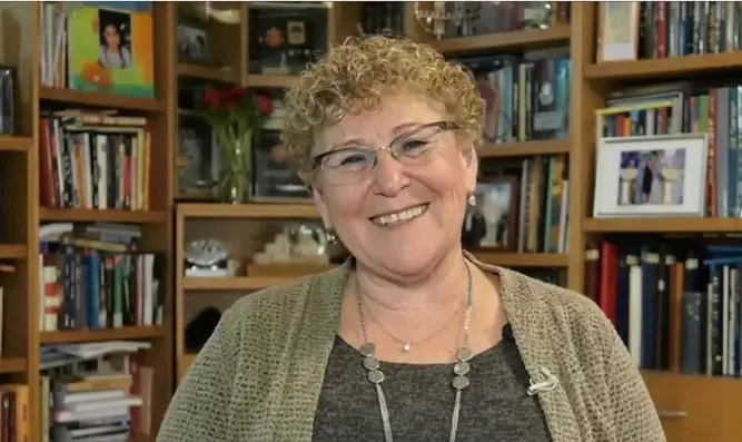 אין לי מפעל חיים, רק לב שבור אבל שמח