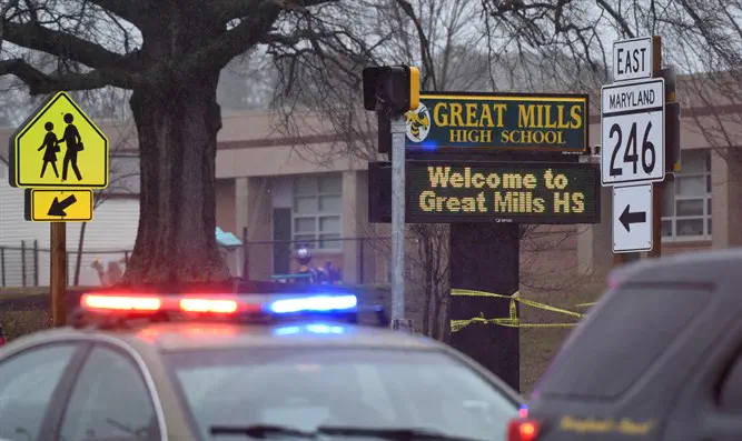 Gunman dead in Maryland school shooting, 1 in critical condition ...