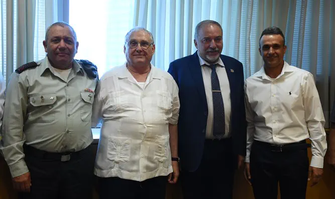 צילום: שחר לוי, משרד הביטחון מבקר חדש למערכת הביטחון