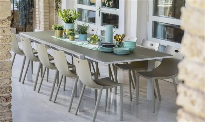 ריהוט גן ייחודי למרפסות וגינות קטנות