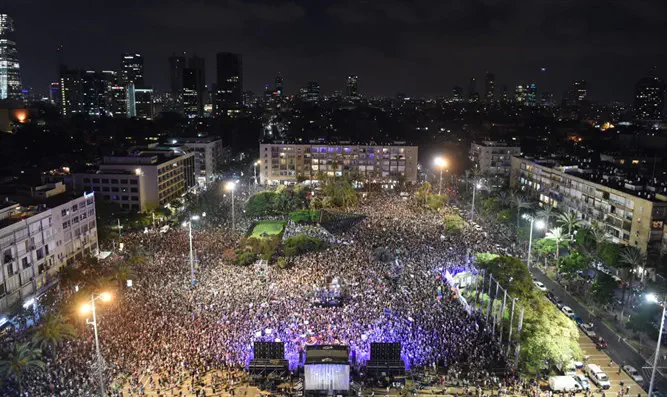 חיילים הורשו להשתתף בהפגנת להט"ב