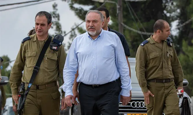 ליברמן יגדיל את אספקת הדלק לעזה