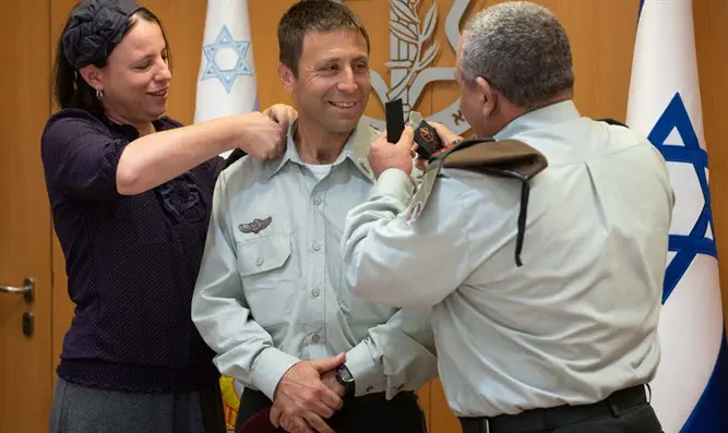צילום: דובר צה"ל אבי בלוט ימונה למפקד אוגדת איו"ש