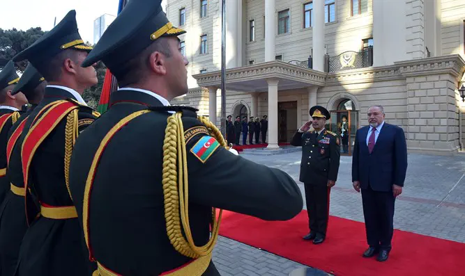 ליברמן בבאקו: "שיתוף פעולה פורה"