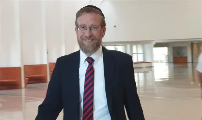 חוק הגיוס? "מפלגות מתפרנסות ממנו"