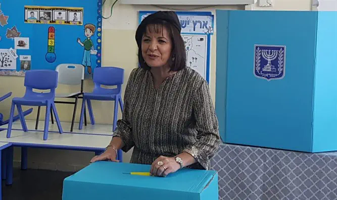 Beit Shemesh mayoral race close as soldiers' votes counted