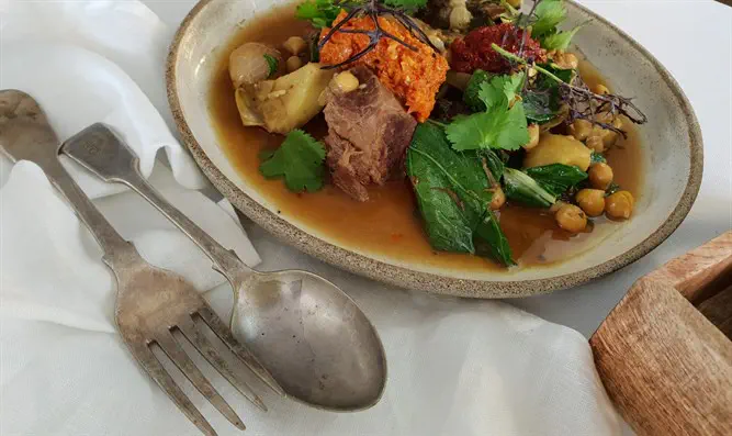 תבשיל עגל, ארטישוק, מנגולד וזעפרן