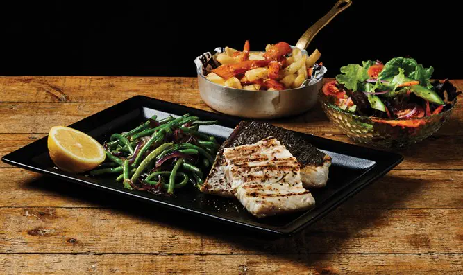 צילום: בן יוסטר פילה בס צלוי, פירה וסלסה מקסיקנית