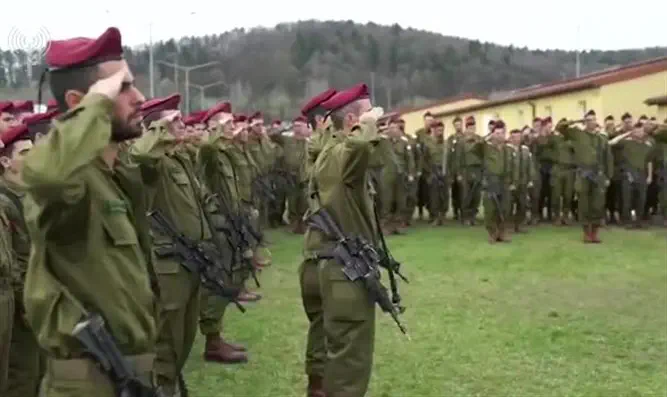 לוחמי צנחנים שרים "התקווה" בגרמניה