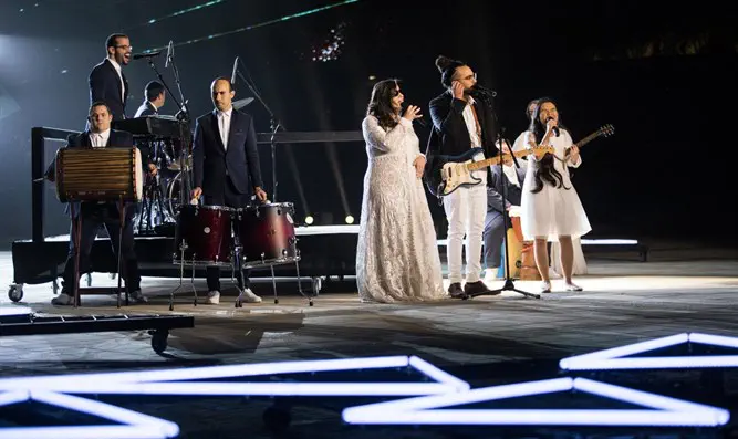 להקת שלווה –TOY     