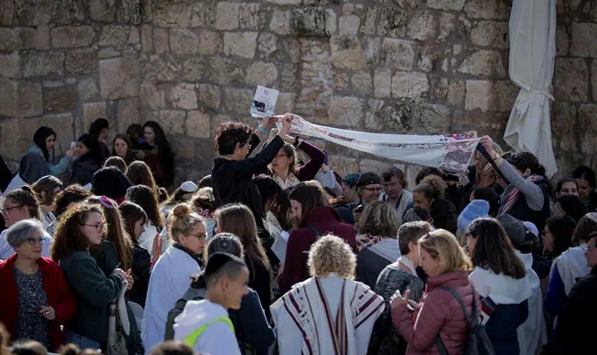 צילום: עדי גפן/TPS 'נשות הכותל' נערכות לראש חודש כסליו