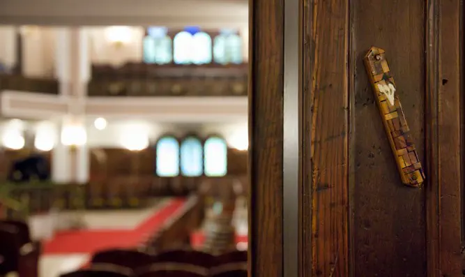 מזוזה בזכות הטוויטר 