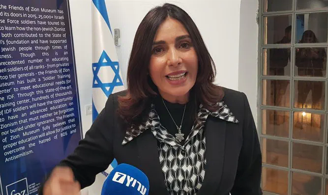 רגב: גנץ מאחז עיניים ועובד על הציבור