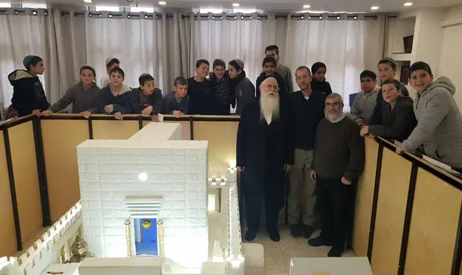 "ארץ ישראל - לא עניין של ימין ושמאל