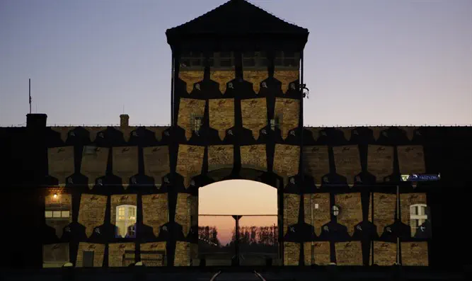 Смотрим: Места памяти или лагерный туризм?