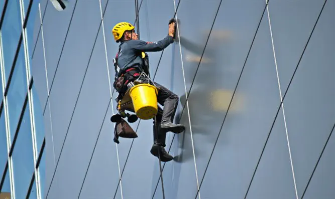 החלונות במשרד שלכם נקיים?