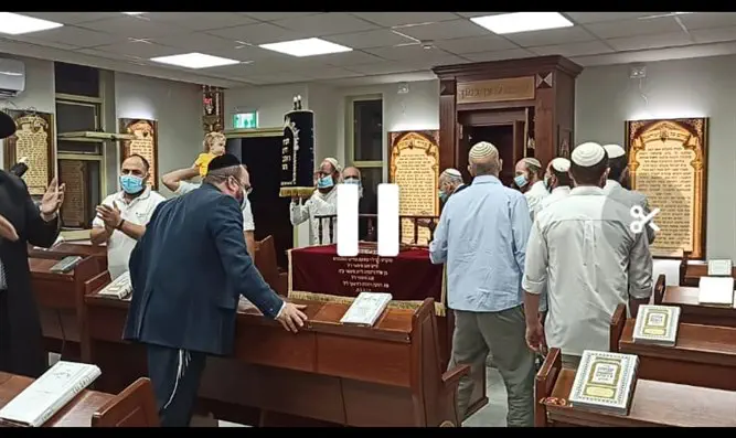 הקיבוצניקים פותחים בתי כנסת ומתרגשים