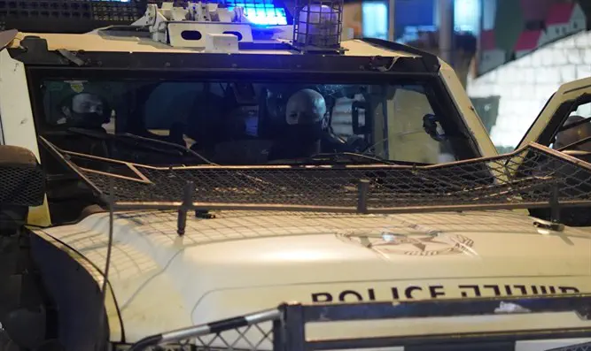 "טעיתם. אסור להרים יד על חייל צה"ל"