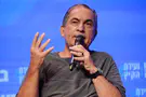שלו שלום/TPS Ведущий отстранен от работы после интервью с Гидеоном Леви