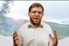 בין שני כהנים גדולים