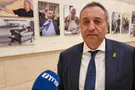 ח"כ סימון דוידסון תקף צעירים חרדים ביציע