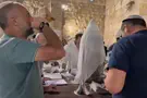 צפו: תקיעות שופר בכותל המערבי
