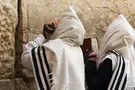 Jews in Israel pray and give thanks