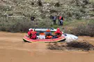 צילום: רועי עוז/TPS אדם נסחף בנחל שורק, משפחה חולצה בנחל שילה