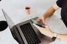 צילום: PEXELS בחירת מערכת דיוור מושלמת לעסק שלך