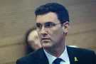 איתן גינזבורג פורש, טרופר לא מתפטר