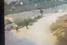 תיעוד: מתקרבים לגדר ומשליכים בקת"ב