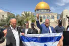 شاهد: بن غفير يرفع علم إسرائيل في جبل الهيكل