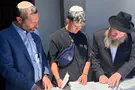 Press Release Ahavat HaShem and Israel Ganz pray at Lubavitcher Rebbe's tomb