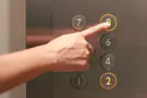 מותר להצטרף לגוי במעלית בשבת?