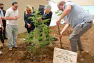 צילום: מעיין טואף/ לע"מ Нетаньяху открыл новый район и посадил дерево с семьями погибших