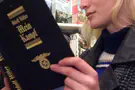 «Mein Kampf» на арабском языке - в лондонском магазине!
