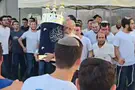 צילום: באדיבות המצלם ספר תורה חדש לרגל יום הולדתו של הרב לפיד