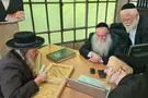 פסק הלכה: מותר להשתמש בסכך ממונע ומתקפל
